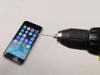 瘋狂暴力測(cè)試！iPhone 6屏幕遭遇電鉆