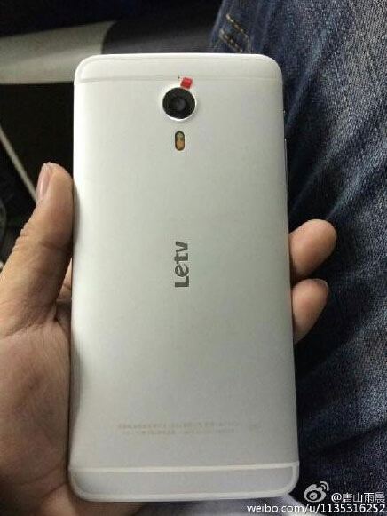 樂視發(fā)布智能汽車LeUI系統(tǒng)，上半年出手機(jī)