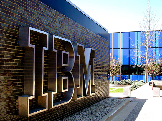 IBM公布Q4財(cái)報(bào)，營(yíng)收持續(xù)下滑11個(gè)季度
