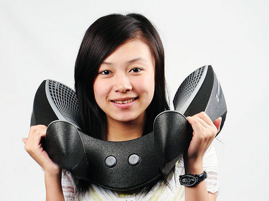對(duì)不起！我的耳機(jī)就是比你炫?。ǘ?/></p><p><span style=