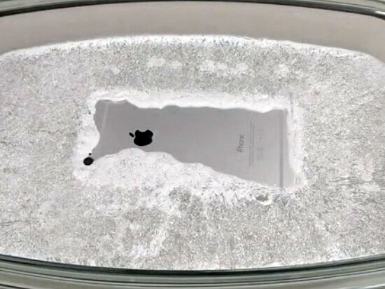 iPhone6慘遭熱冰虐待，虐不死??！