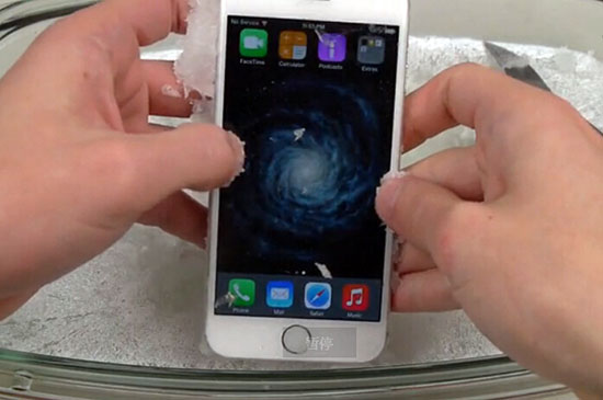 iPhone6慘遭熱冰虐待，虐不死！！