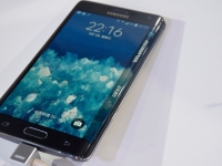 外媒：三星Galaxy S6或?qū)⑹褂萌嫫?> </a></div>
                                    <div   id=
