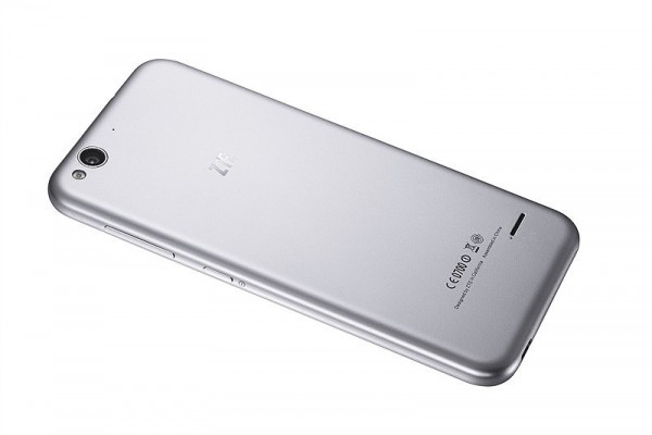 中興推新品Blade S6，跟iPhone 6太像