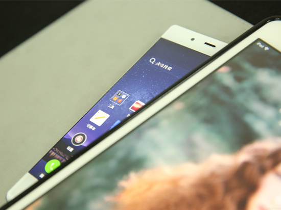 頂配版nubia Z9驚艷！無(wú)邊框才是真大招！