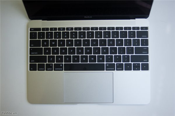 上市前偷跑了！蘋果12寸全新MacBook開箱