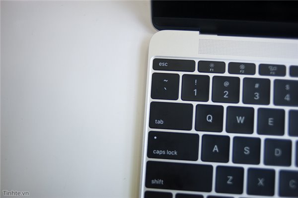 上市前偷跑了！蘋果12寸全新MacBook開箱
