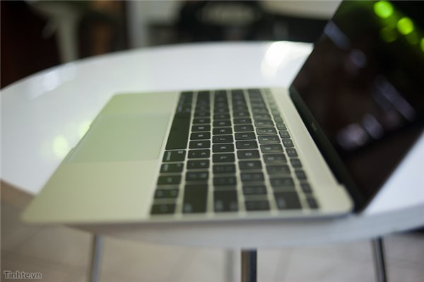 上市前偷跑了！蘋果12寸全新MacBook開箱