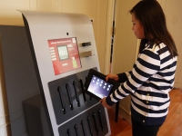 國外大學(xué)新福利：iPad自動販賣機(jī)