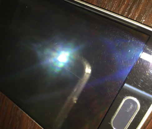 傷不起！新買三星S6 Edge驚現(xiàn)各種傷痕