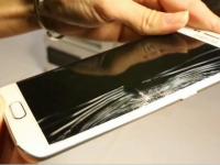 蘋果笑了！Galaxy S6比iPhone 6更容易彎