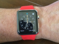 沒見過吧？蘋果或推紅色運(yùn)動版Apple Watch