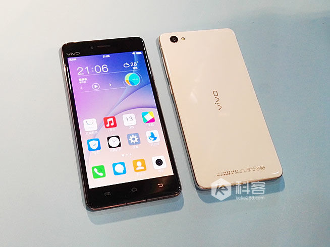 雙2.5D弧面玻璃，vivo X5Pro上手實(shí)拍