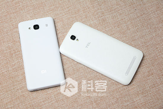 599元最強之爭！TCL ono P620M對比紅米2A評測