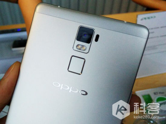 2499元起，全金屬OPPO R7和R7 Plus上手