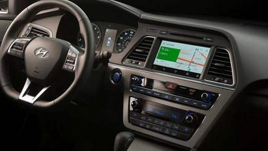 車載系統(tǒng)：CarPlay和Android Auto誰更牛？