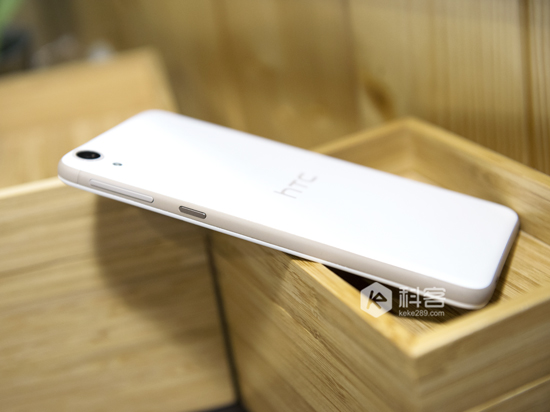 雙1300萬鏡頭 自拍更強(qiáng)悍，HTC D826w圖賞