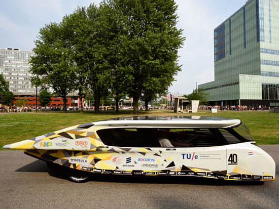 Stella Lux太陽(yáng)能汽車 充一次電跑上千公里