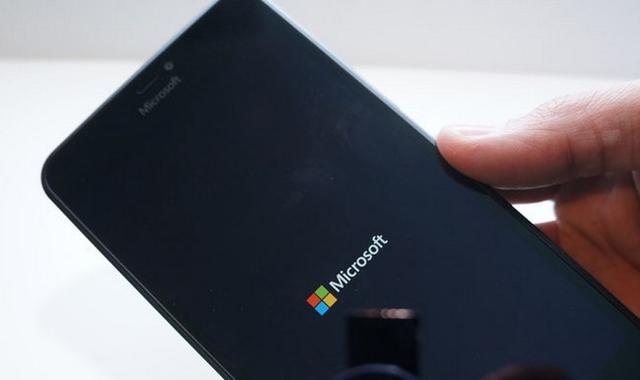 鏡頭造型奇特的Lumia 950或將10月19日發(fā)布 