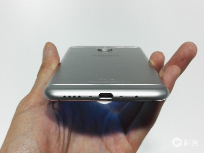 還以為iPhone又發(fā)布了，魅族PRO 5上手圖賞