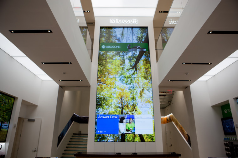 比蘋果Apple Store更氣派！全球最大微軟旗艦店開業(yè)