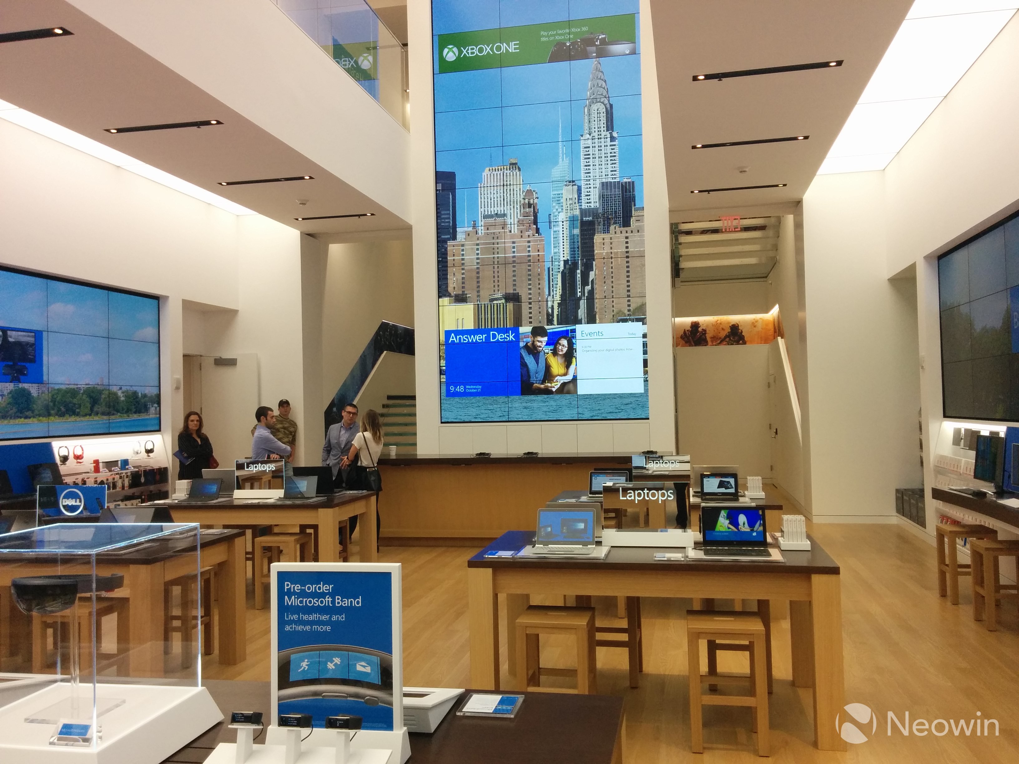 比蘋果Apple Store更氣派！全球最大微軟旗艦店開業(yè)