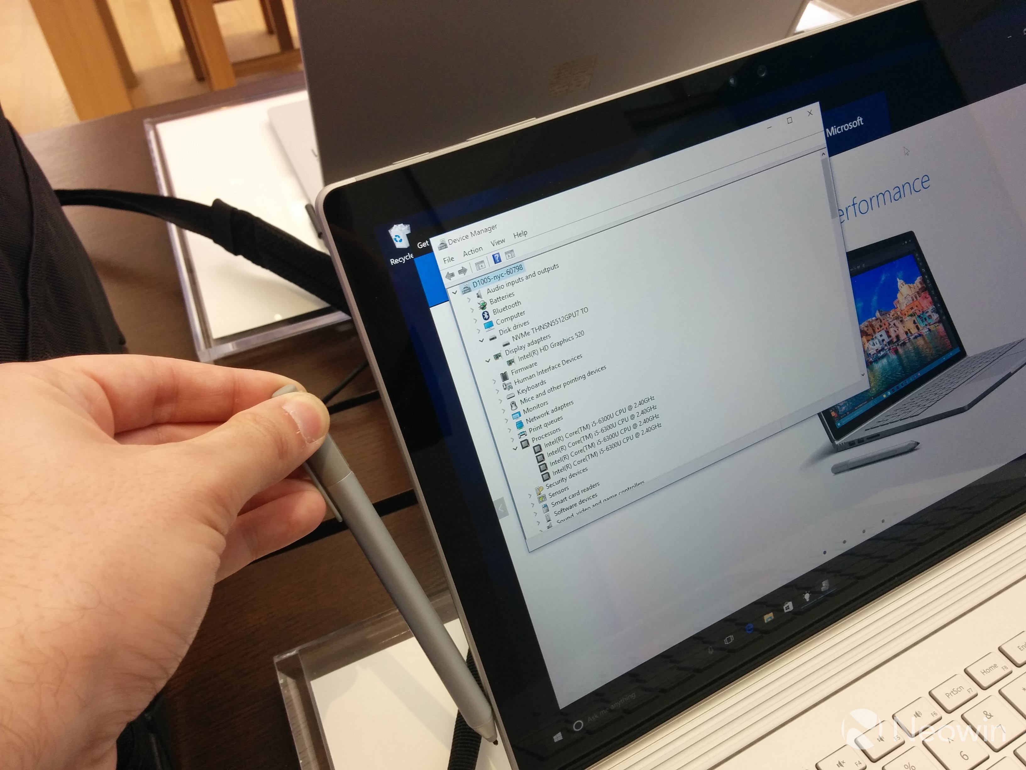 比蘋果Apple Store更氣派！全球最大微軟旗艦店開業(yè)