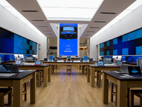 比蘋果Apple Store更氣派！全球最大微軟旗艦店開業(yè)