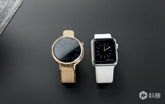 嗨科技：Moto 360 2代對(duì)比Apple Watch