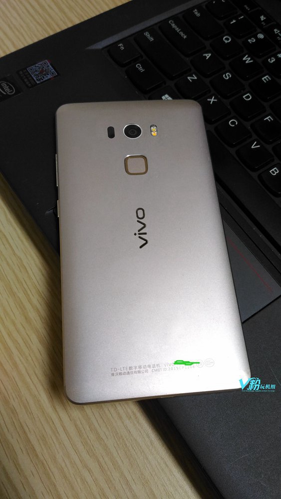 抄魅藍metal工藝？疑似vivo Xplay5S諜照曝光