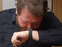 笑尿了！竟有這么多人用鼻子操控過(guò)Apple Watch