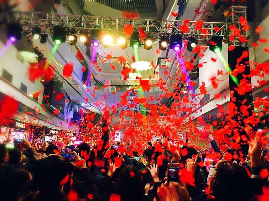 微信說(shuō)跨年夜香港是“晚睡王”，你晚睡了嗎？