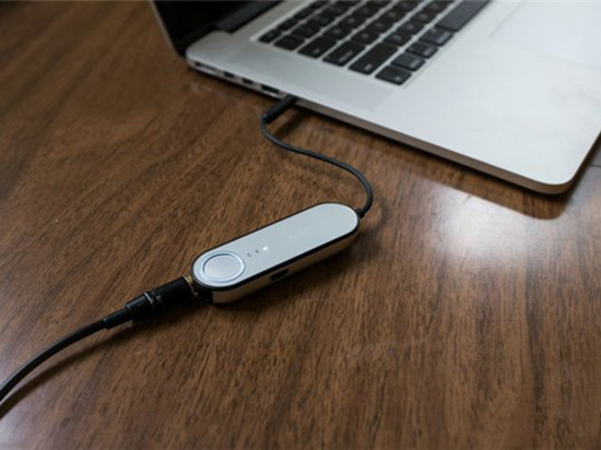 電腦音質不行？接上BoomStick耳放試試