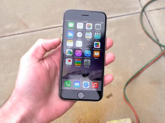 視頻：iPhone 6遭6000度烈焰焚燒 過(guò)程慘不忍睹