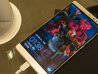  ?華為調(diào)侃iPhone因低溫罷工，Mate 8完爆它！