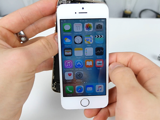 視頻：蘋果iOS 9時間BUG令設(shè)備變磚！但很容易解決
