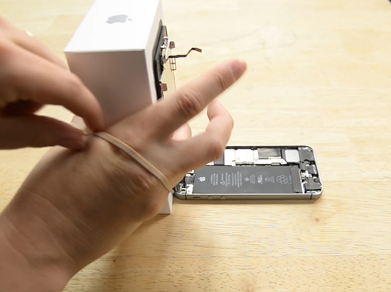 iPhone SE的home鍵壞了？妹子親自教你換