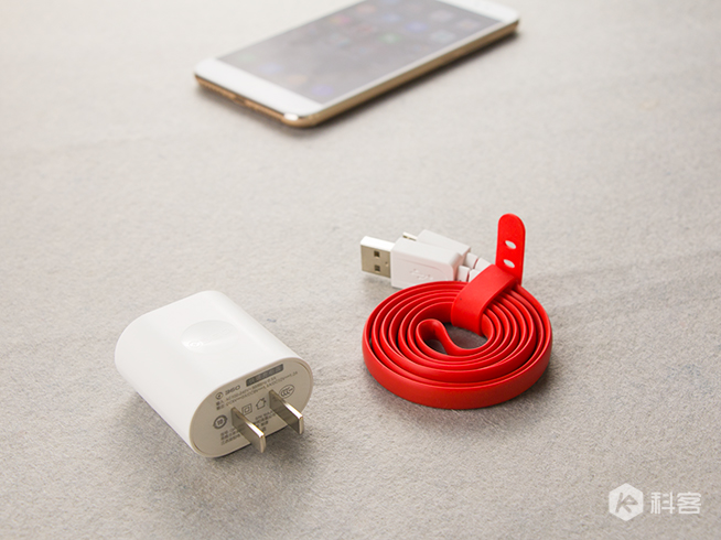 大內存加大電量！360 N4S手機搶先評測