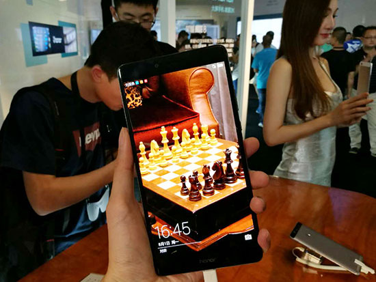 大屏旗艦，榮耀發(fā)布NOTE8/暢玩5等4款新品