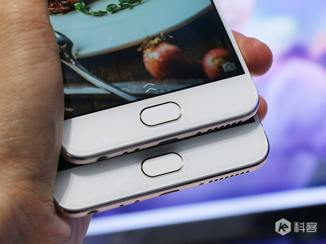 單看正面真是臉盲了，vivo X7/X7 Plus上手圖賞