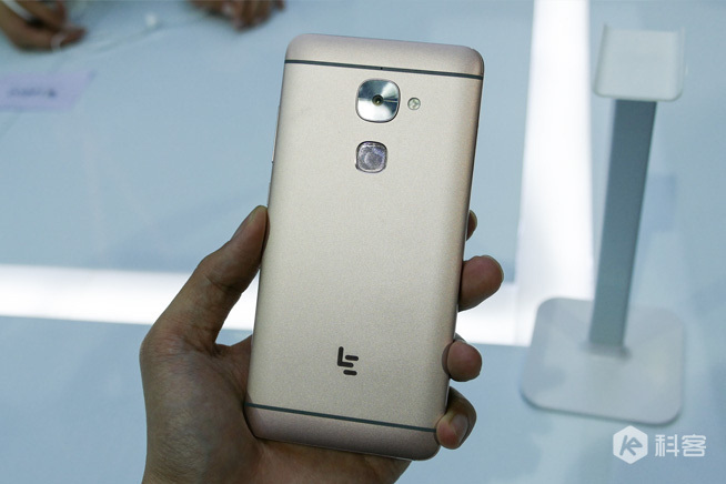 樂(lè)視樂(lè)2/樂(lè)2 Pro/樂(lè)Max2圖賞：這ID無(wú)邊框升級(jí)了？