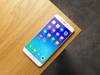 6英寸自拍大器！OPPO R9 Plus上手體驗(yàn)