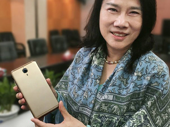 小米5捏把汗，格力手機(jī)2代悄然發(fā)布：3300元