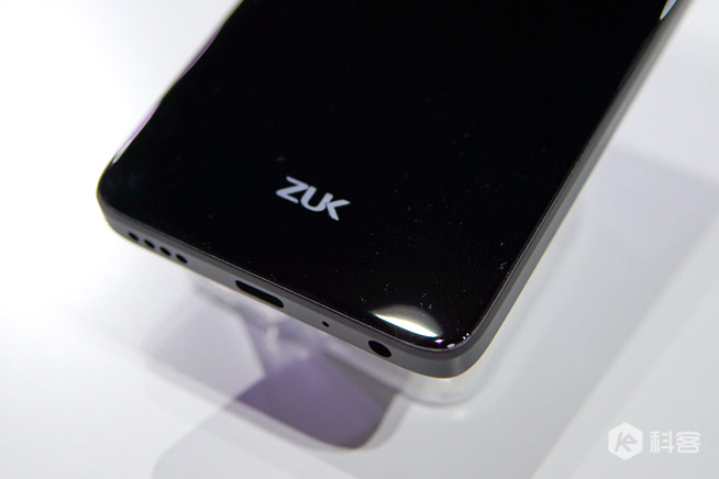 有“錘味”的小屏旗艦，聯(lián)想ZUK Z2上手圖賞