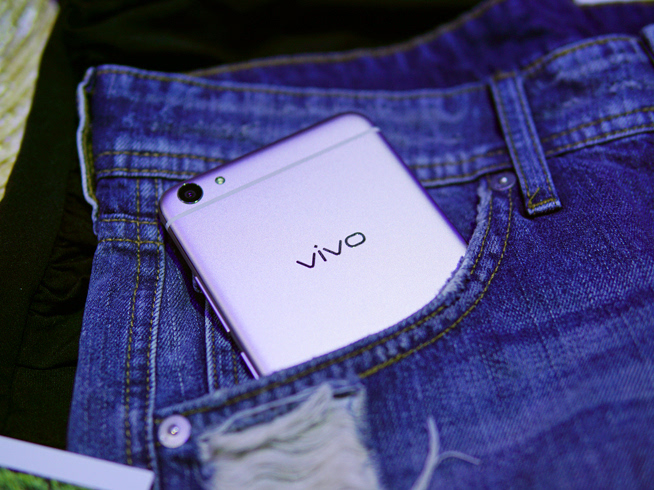 宋仲基終于現(xiàn)身 還帶來了vivo X7 Plus的售價