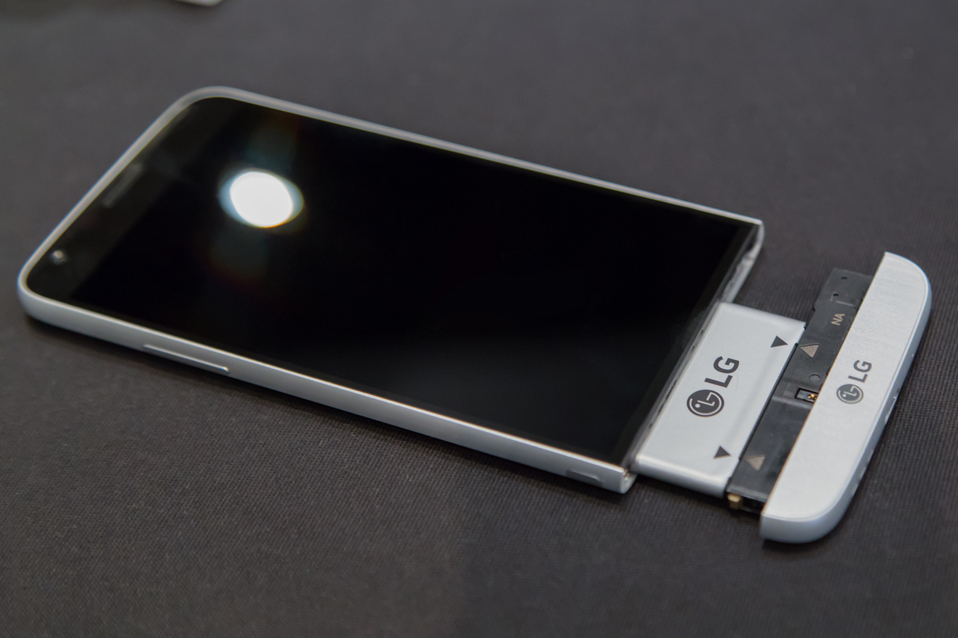 下巴掉多了出故障，LG G5被瘋狂投訴