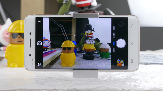 嗨科技：雖美但性能不足 雙曲面屏vivo Xplay5視頻評(píng)測 