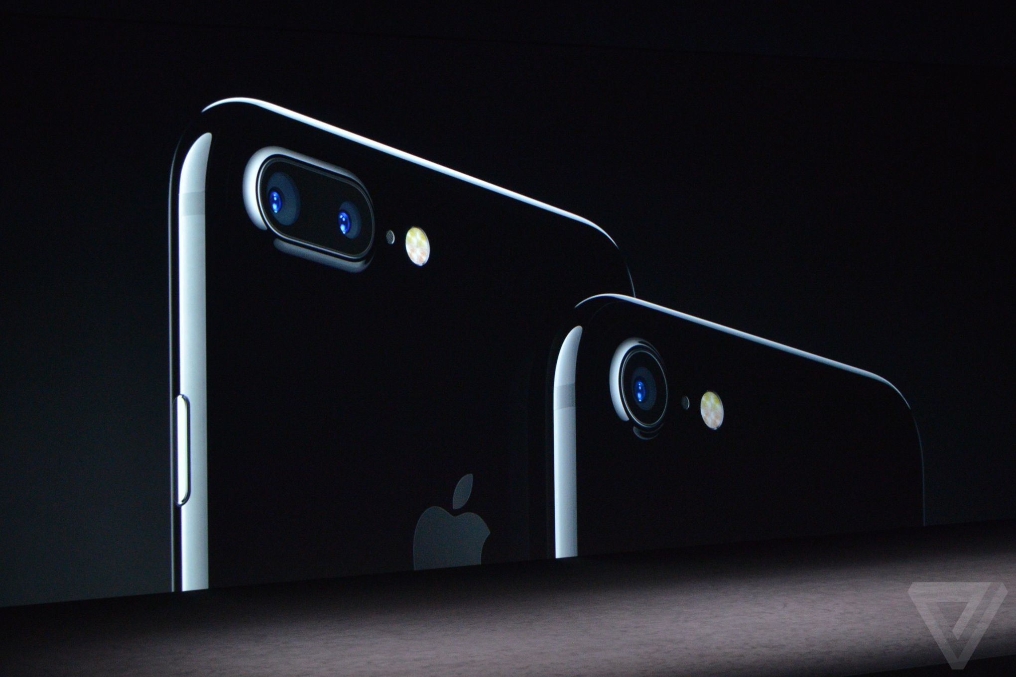 蘋(píng)果秋季發(fā)布會(huì)：除了iPhone 7還有表 就是有點(diǎn)“黑”