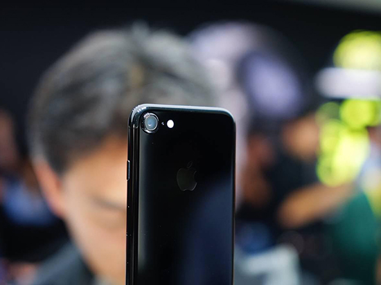 三星不哭！蘋果iPhone 7也炸了