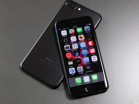 iPhone也要用OLED屏，國(guó)產(chǎn)手機(jī)該怎么辦？